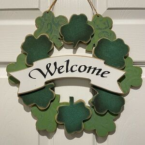 St. Patricks Day Wooden Green Clover Welcome Wreath